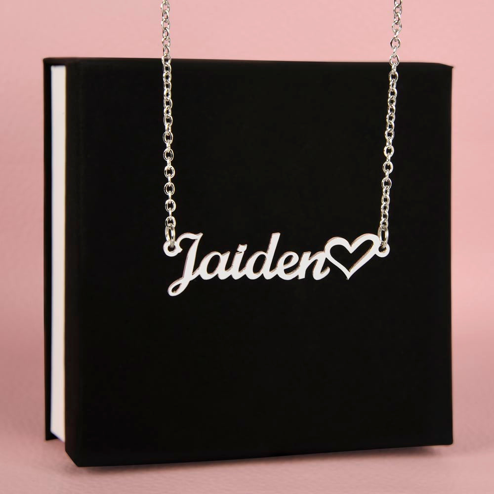 JEWELRY | Name Necklace + Heart