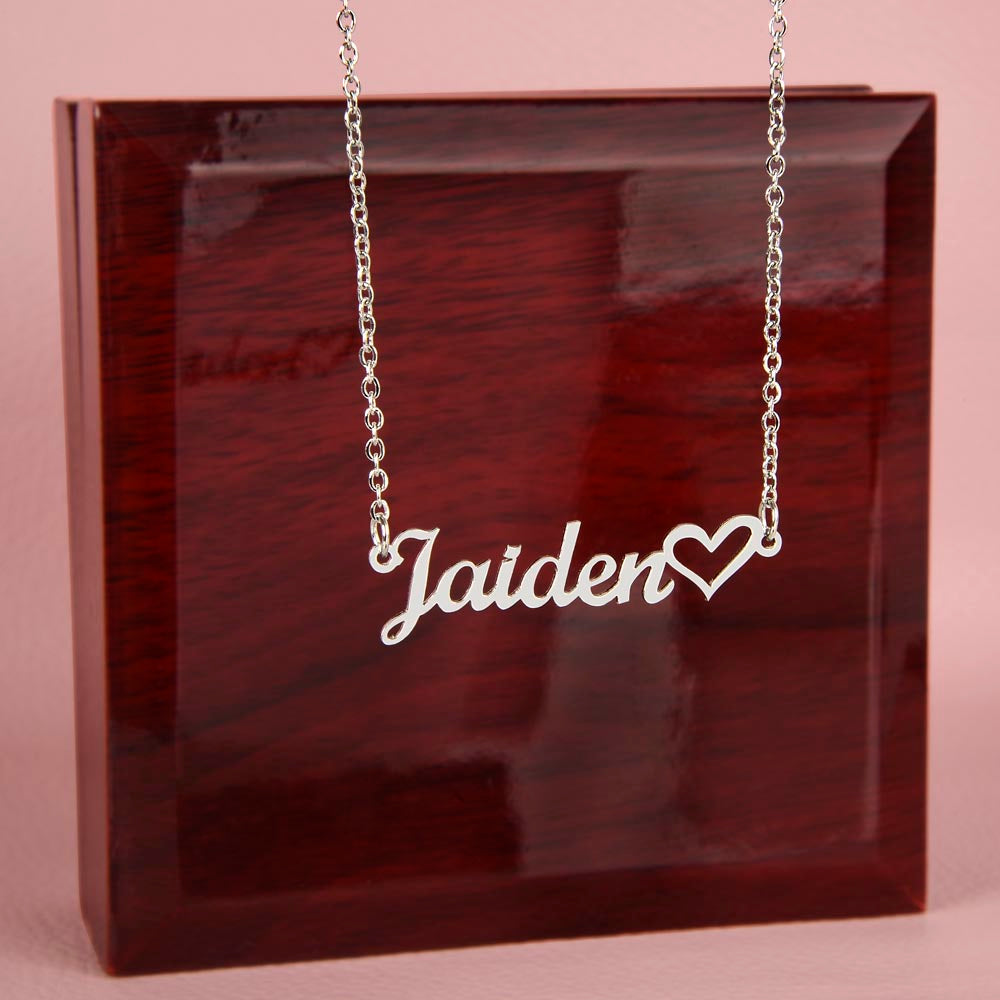 JEWELRY | Name Necklace + Heart